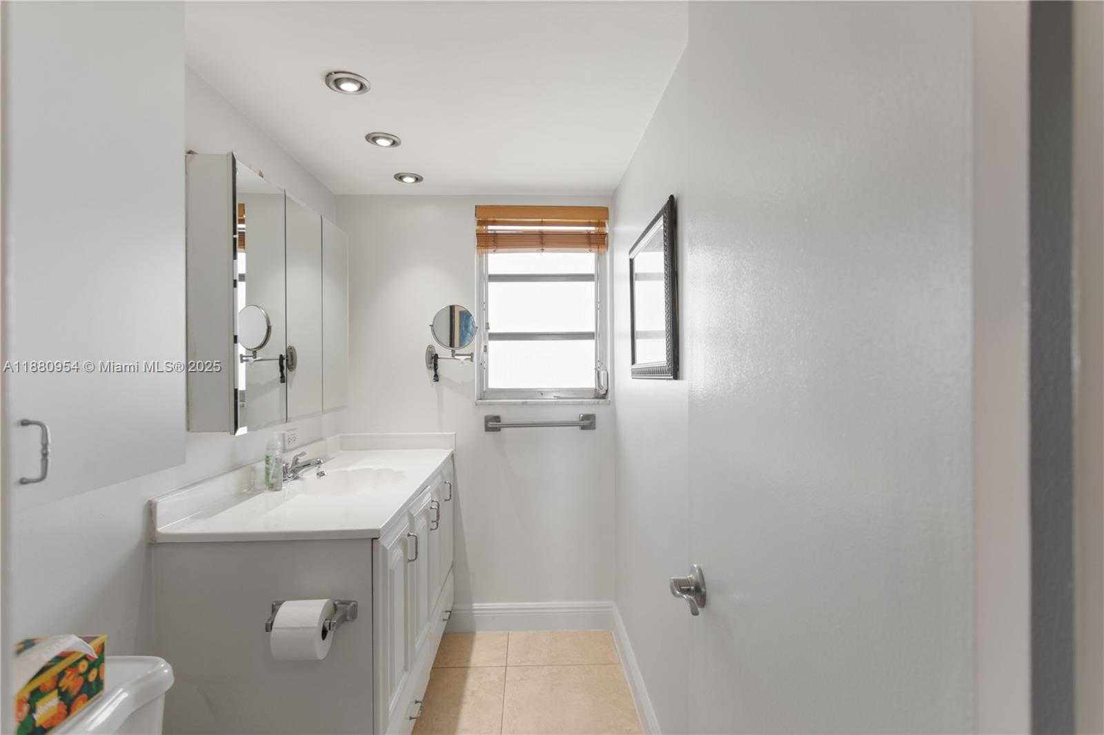 Small Image of 1811 JEFFERSON ST #805, Hollywood Number 21