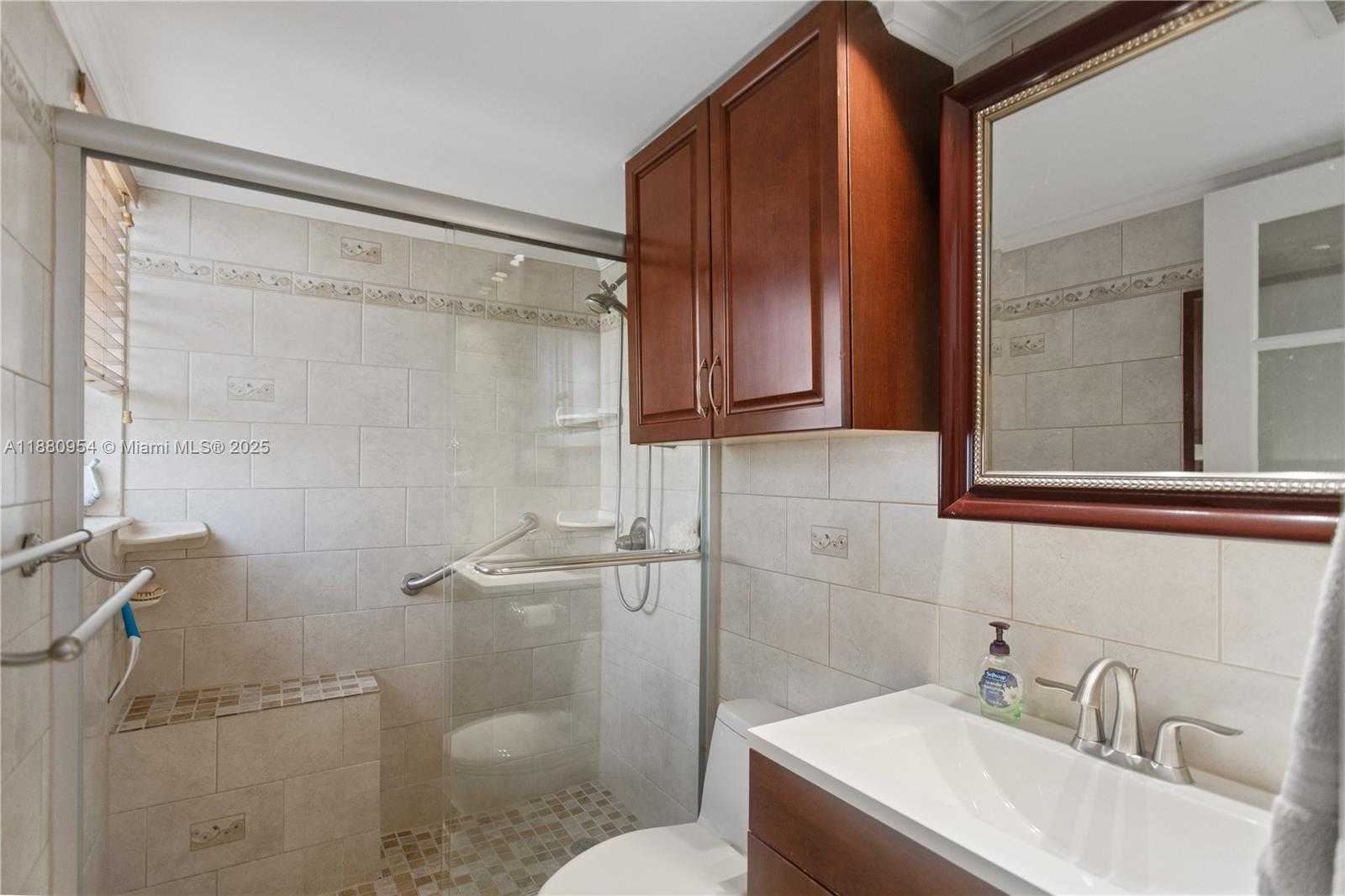 Small Image of 1811 JEFFERSON ST #805, Hollywood Number 25