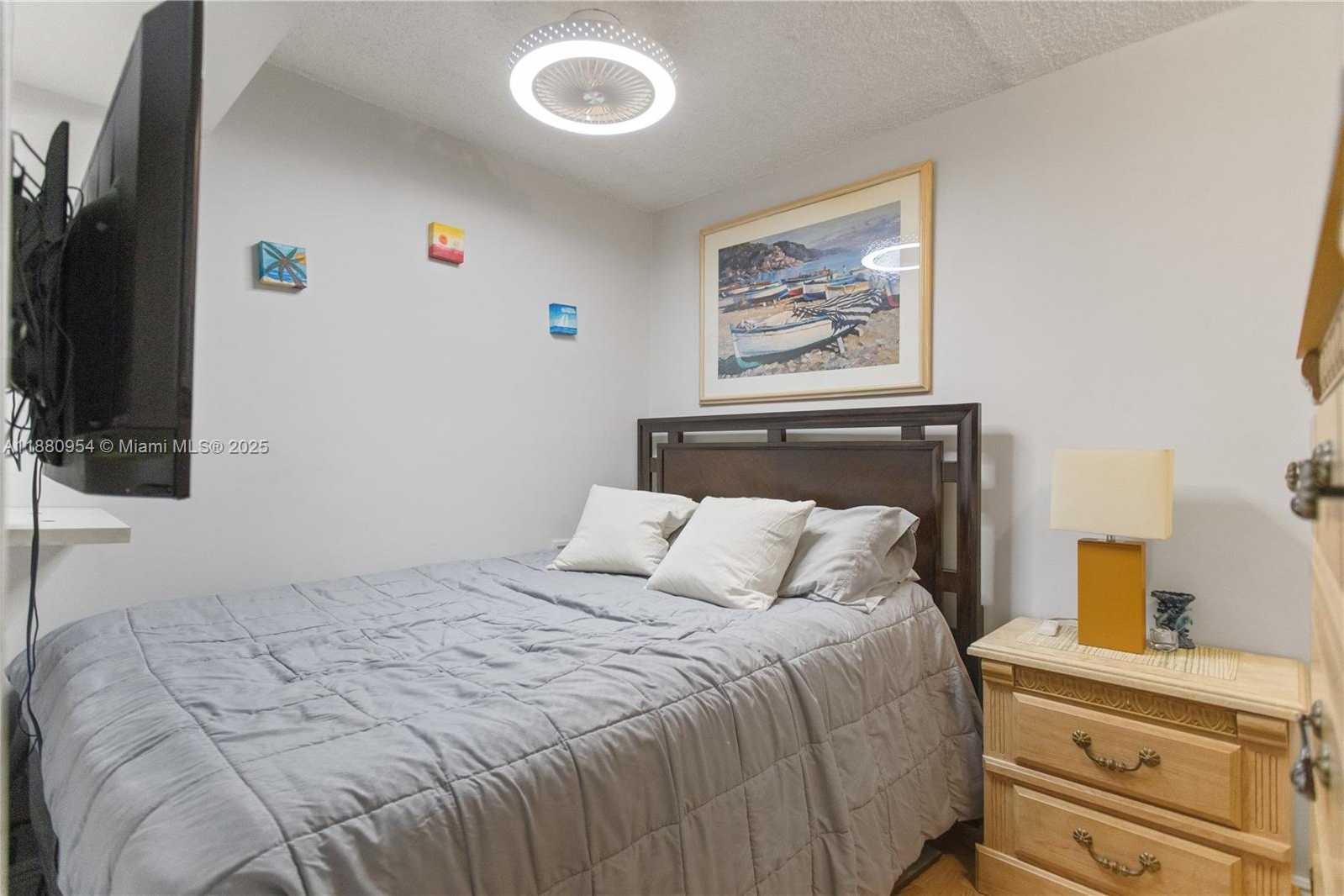 Small Image of 1811 JEFFERSON ST #805, Hollywood Number 29