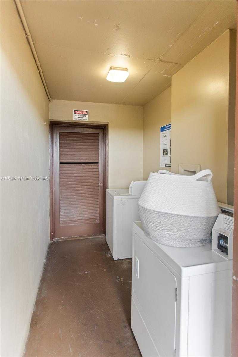 Small Image of 1811 JEFFERSON ST #805, Hollywood Number 36