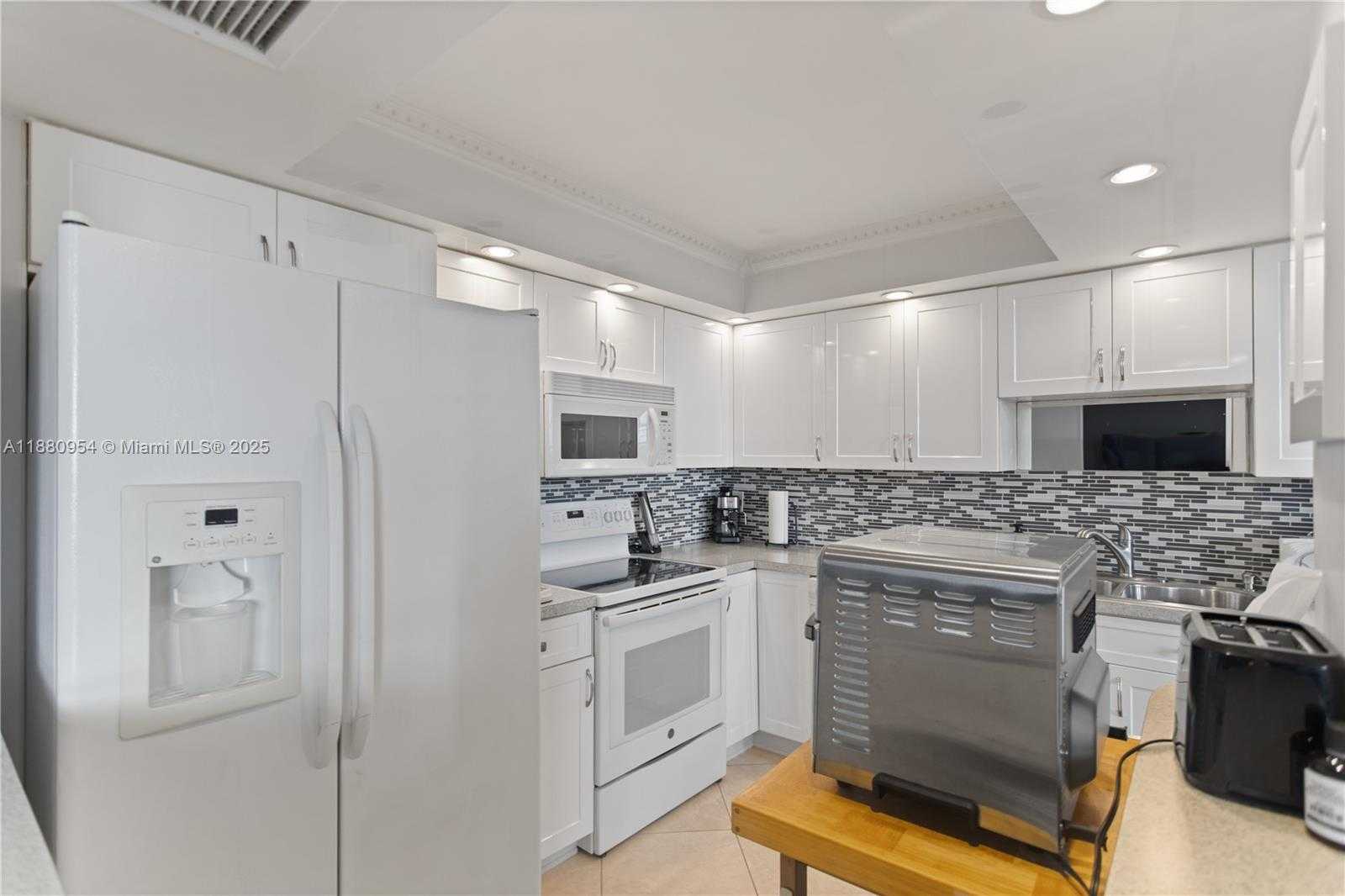 Small Image of 1811 JEFFERSON ST #805, Hollywood Number 6