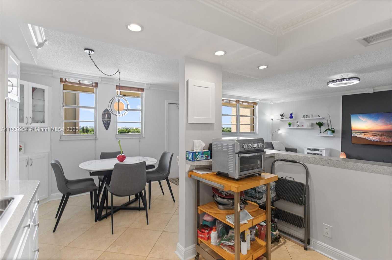 Small Image of 1811 JEFFERSON ST #805, Hollywood Number 7