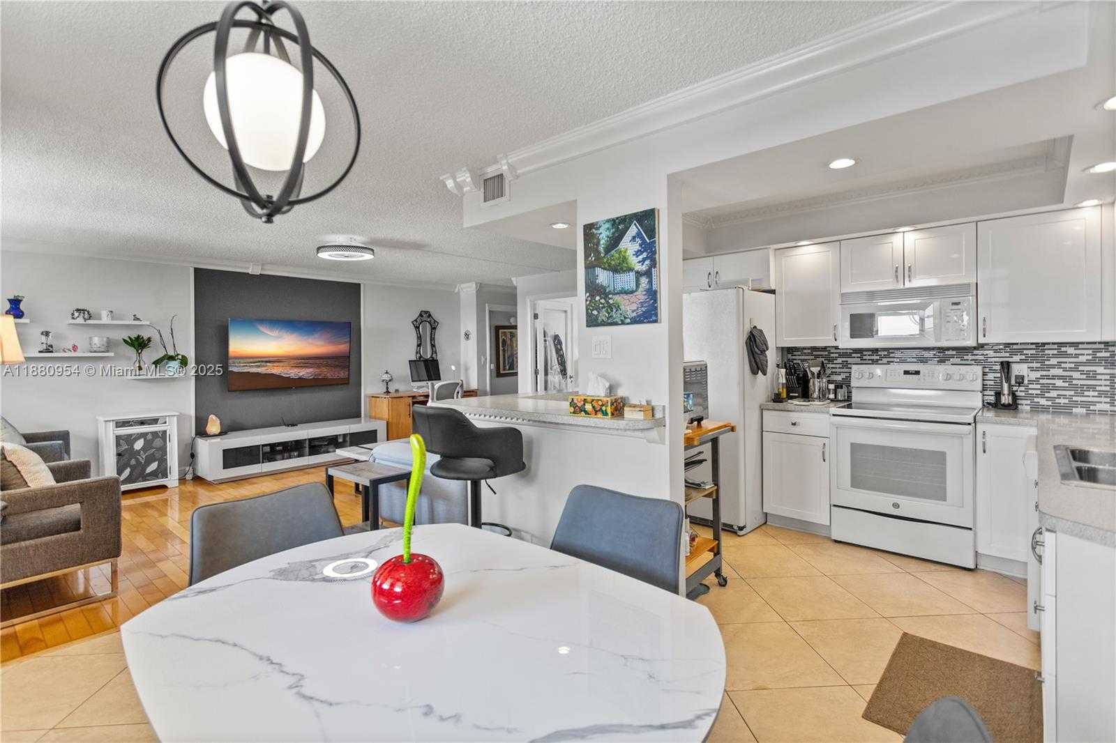 Small Image of 1811 JEFFERSON ST #805, Hollywood Number 8