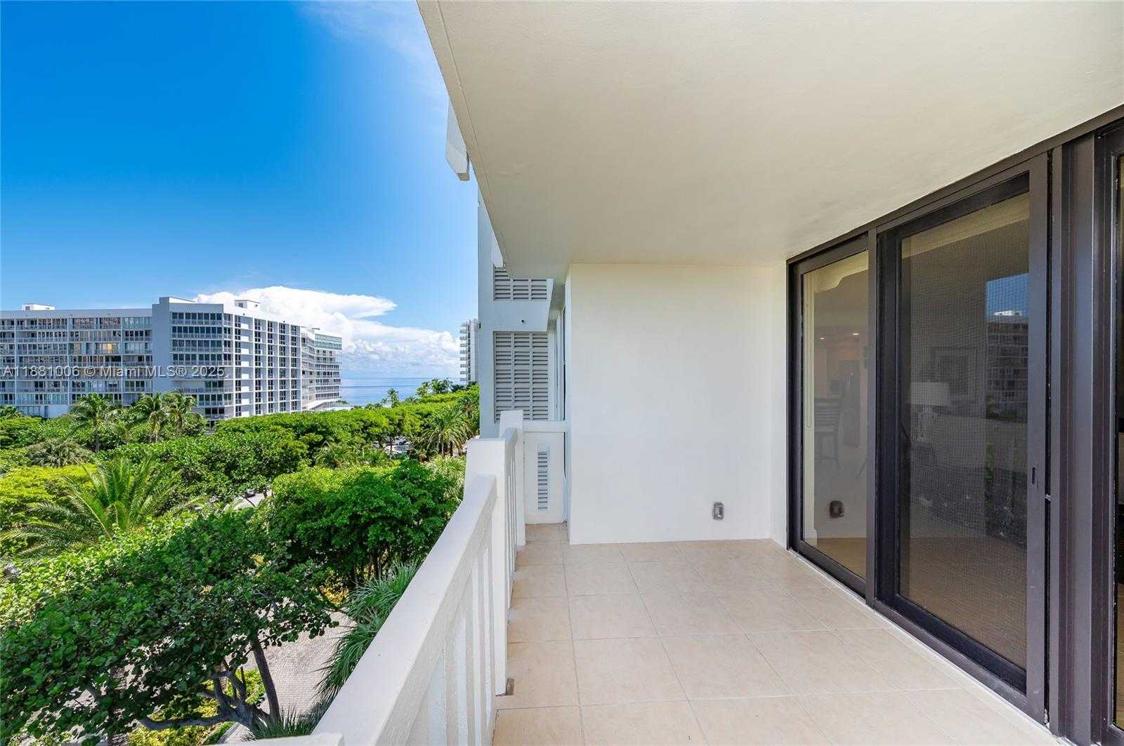 Small Image of 1121 CRANDON BLVD #E501, Key Biscayne Number 4