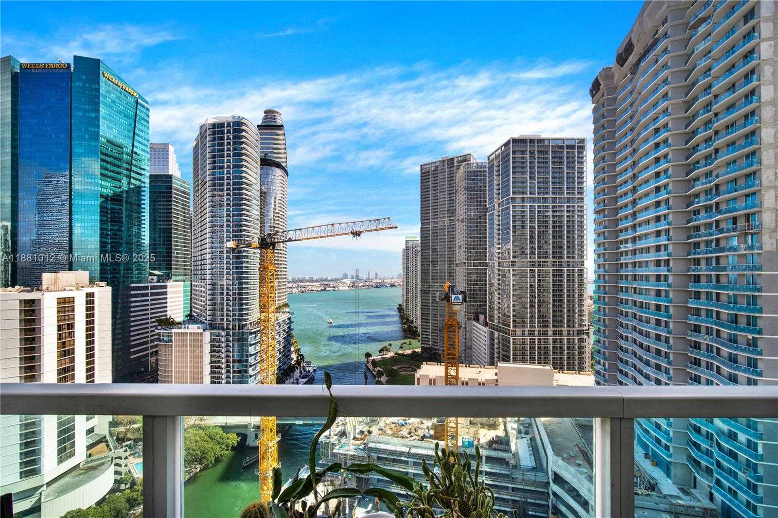 Small Image of 31 SOUTH EAST 5TH ST #2910, Miami Number 13