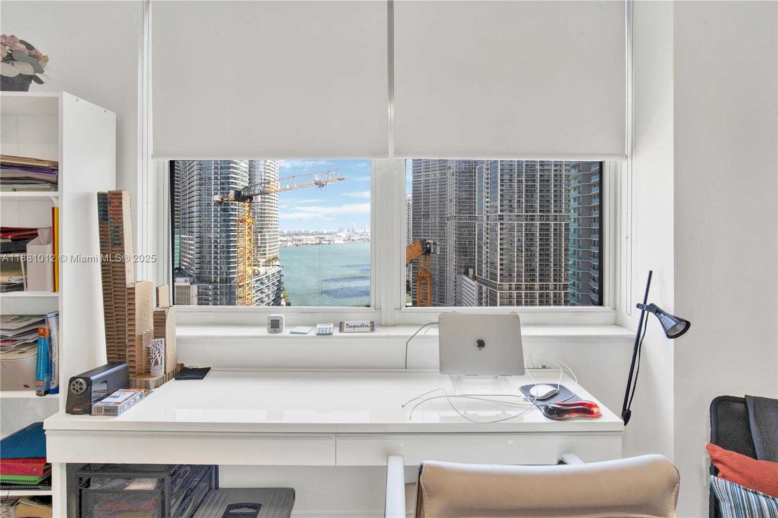 Small Image of 31 SOUTH EAST 5TH ST #2910, Miami Number 17