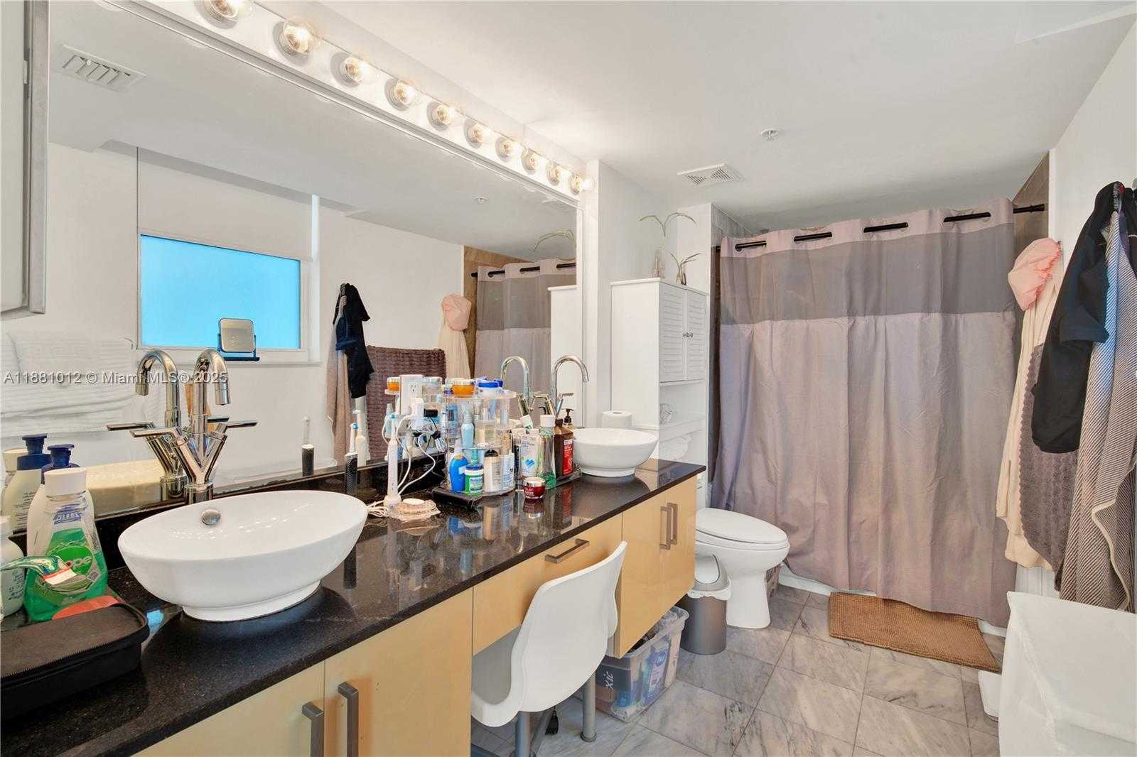 Small Image of 31 SOUTH EAST 5TH ST #2910, Miami Number 21