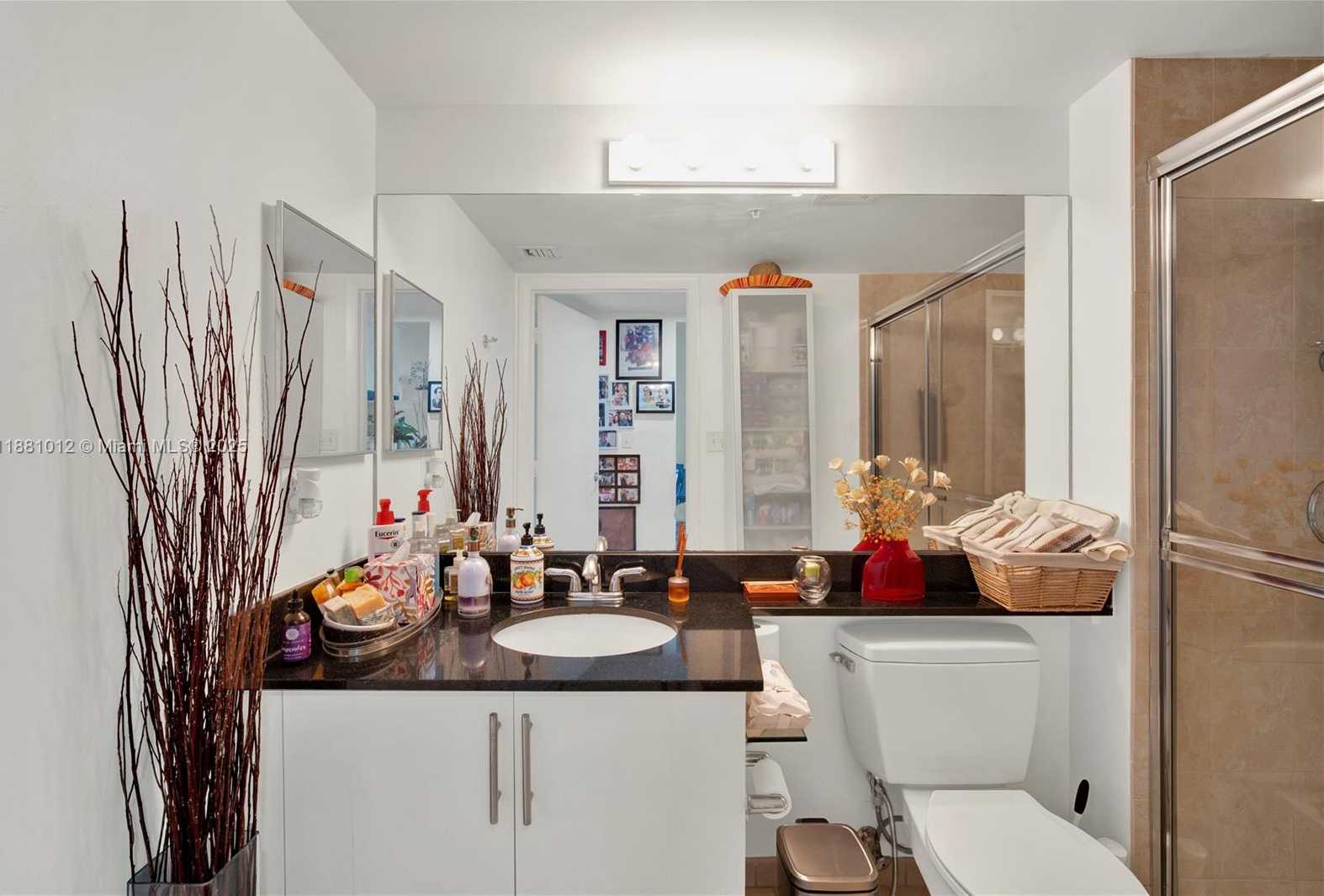 Small Image of 31 SOUTH EAST 5TH ST #2910, Miami Number 24