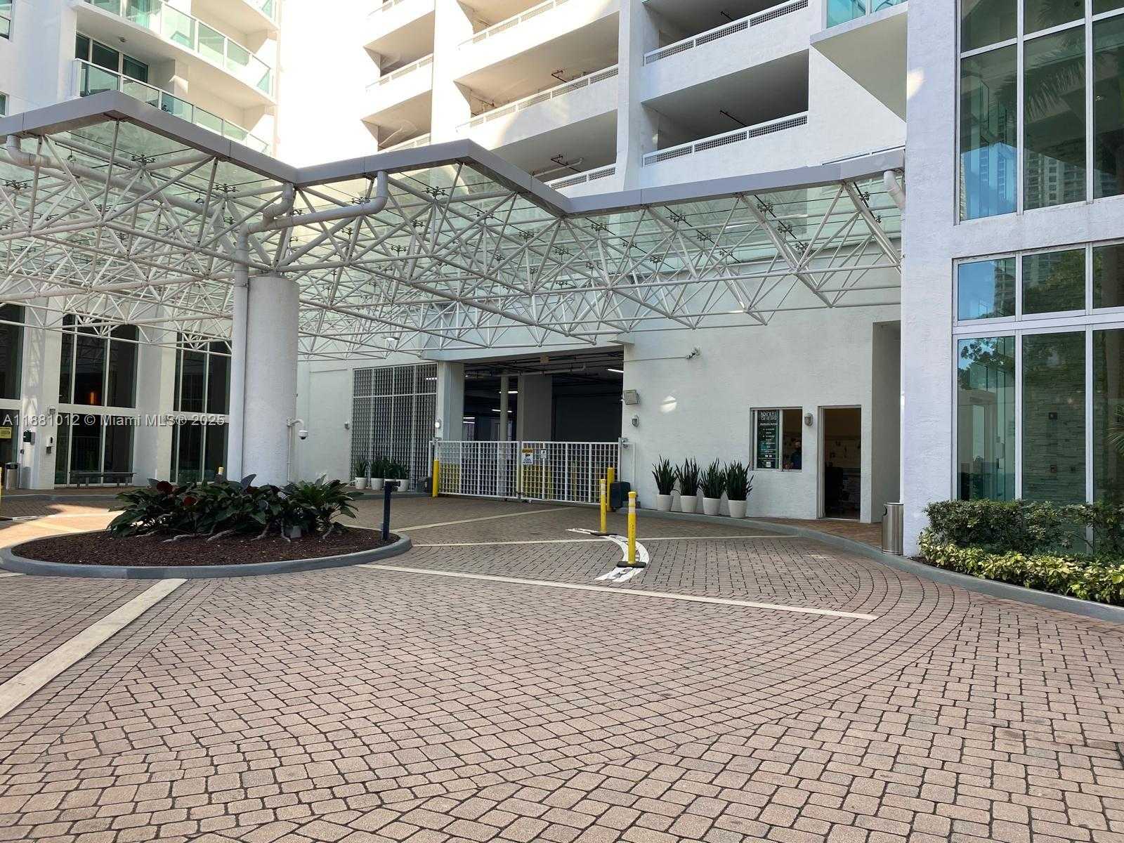 Small Image of 31 SOUTH EAST 5TH ST #2910, Miami Number 30
