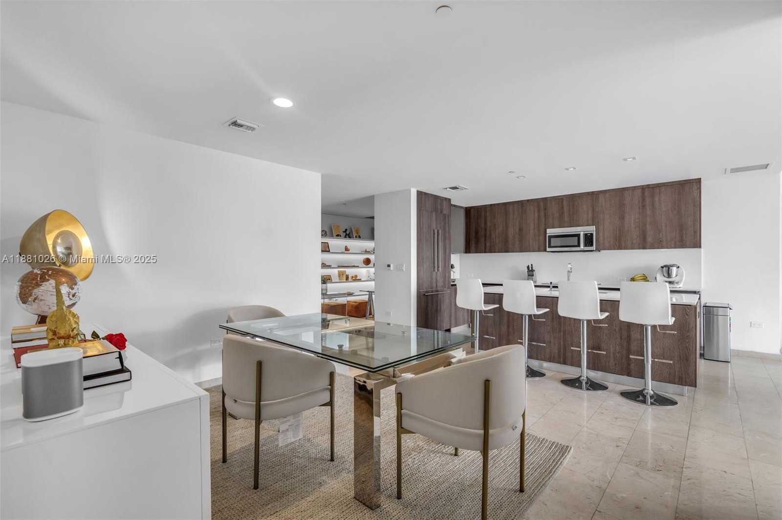 Small Image of 68 6TH ST #3403, Miami Number 7