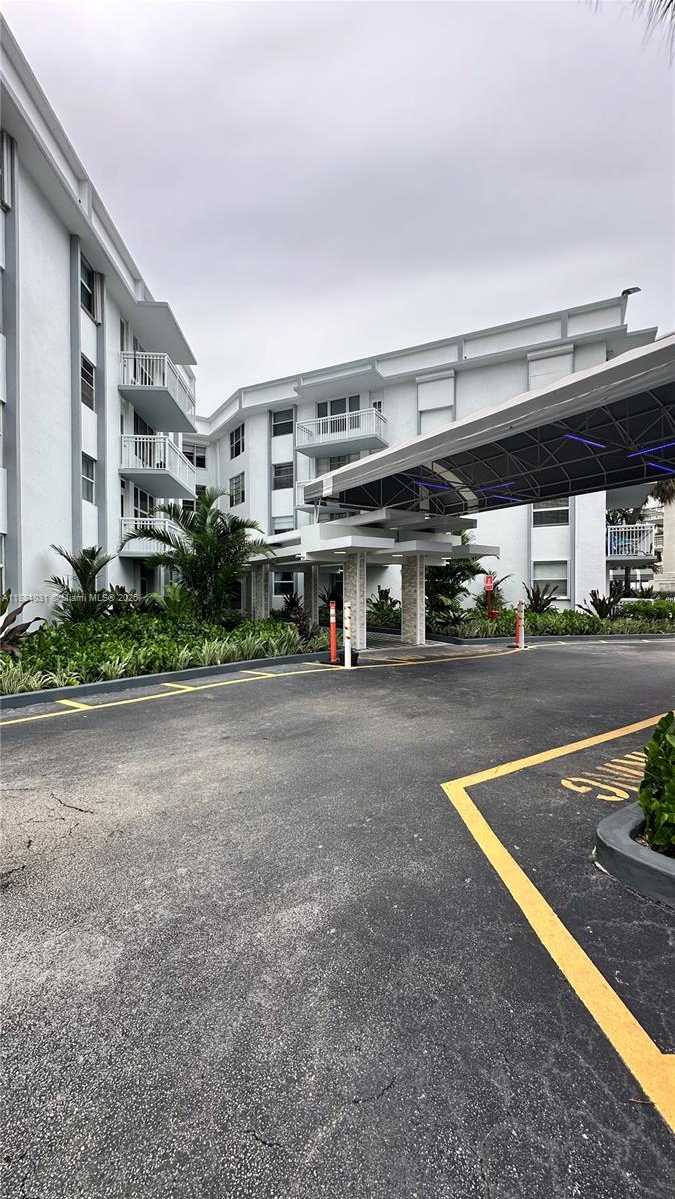 Small Image of 1913 SOUTH OCEAN DR #410, Hallandale Beach Number 11