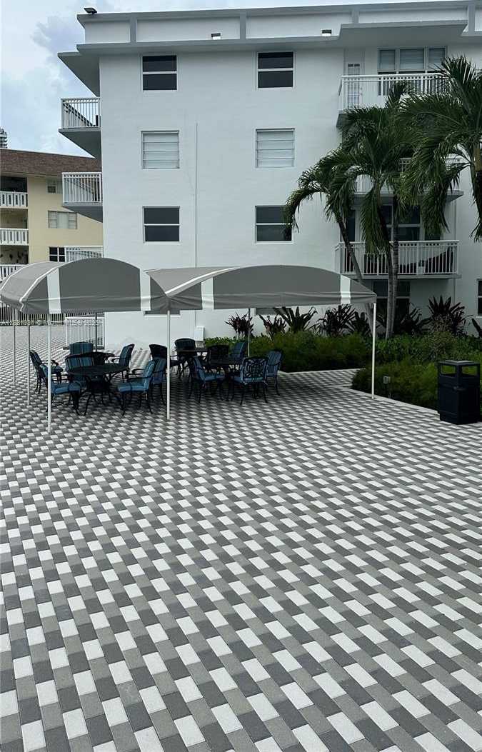 Small Image of 1913 SOUTH OCEAN DR #410, Hallandale Beach Number 24