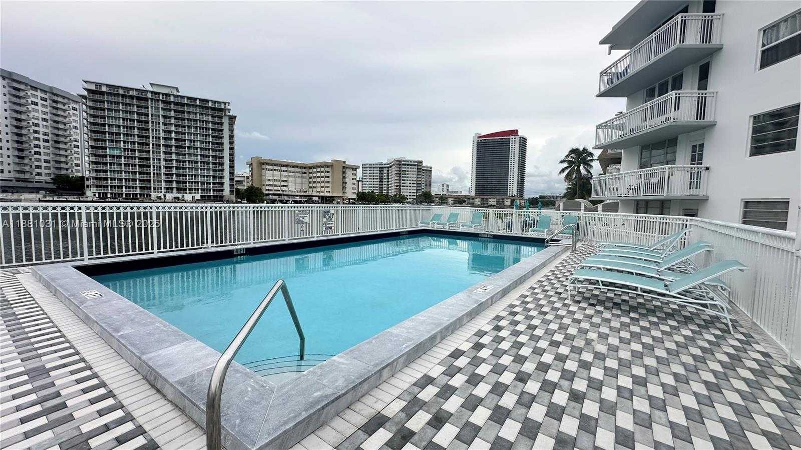 Small Image of 1913 SOUTH OCEAN DR #410, Hallandale Beach Number 30