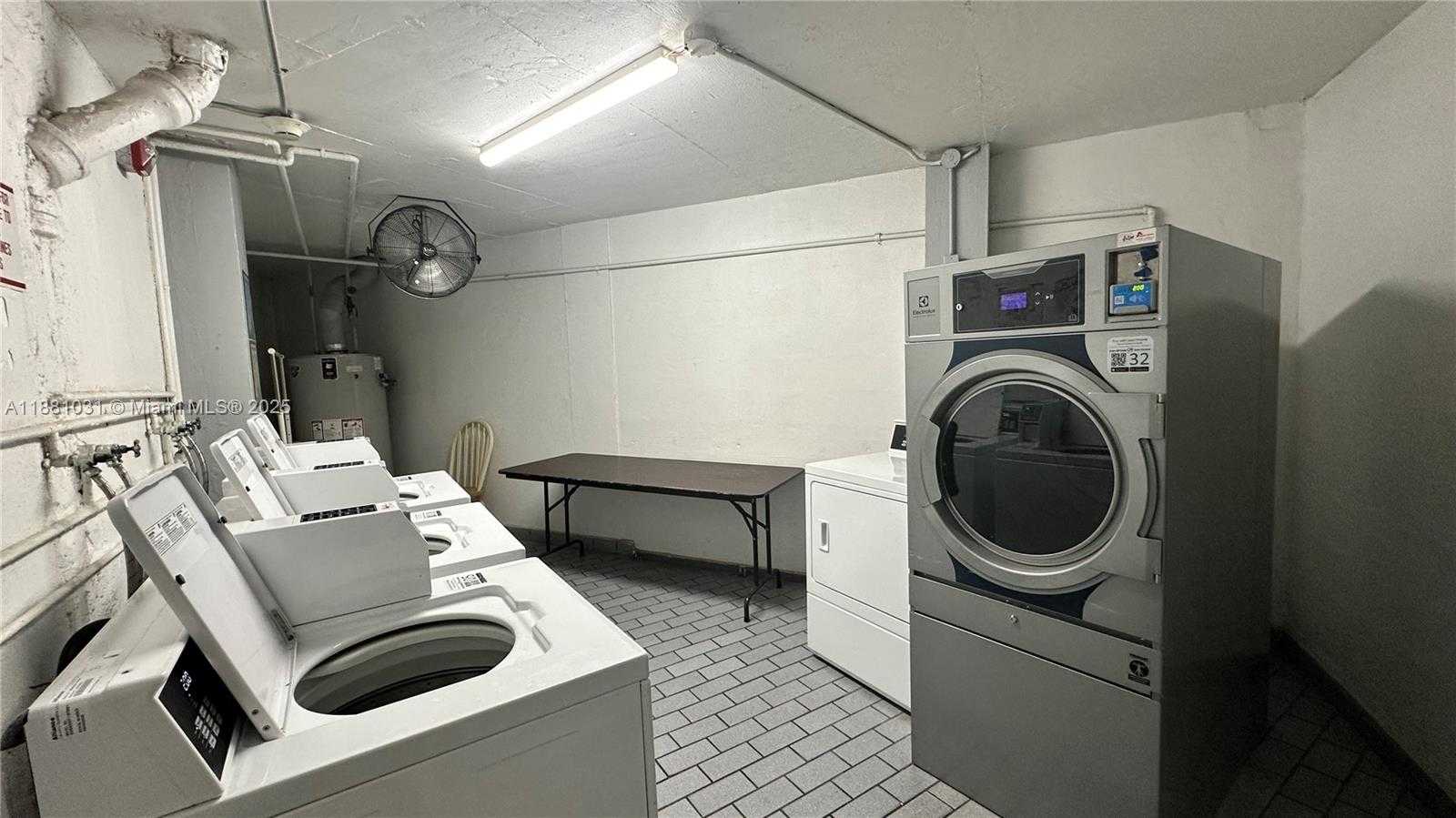 Small Image of 1913 SOUTH OCEAN DR #410, Hallandale Beach Number 58