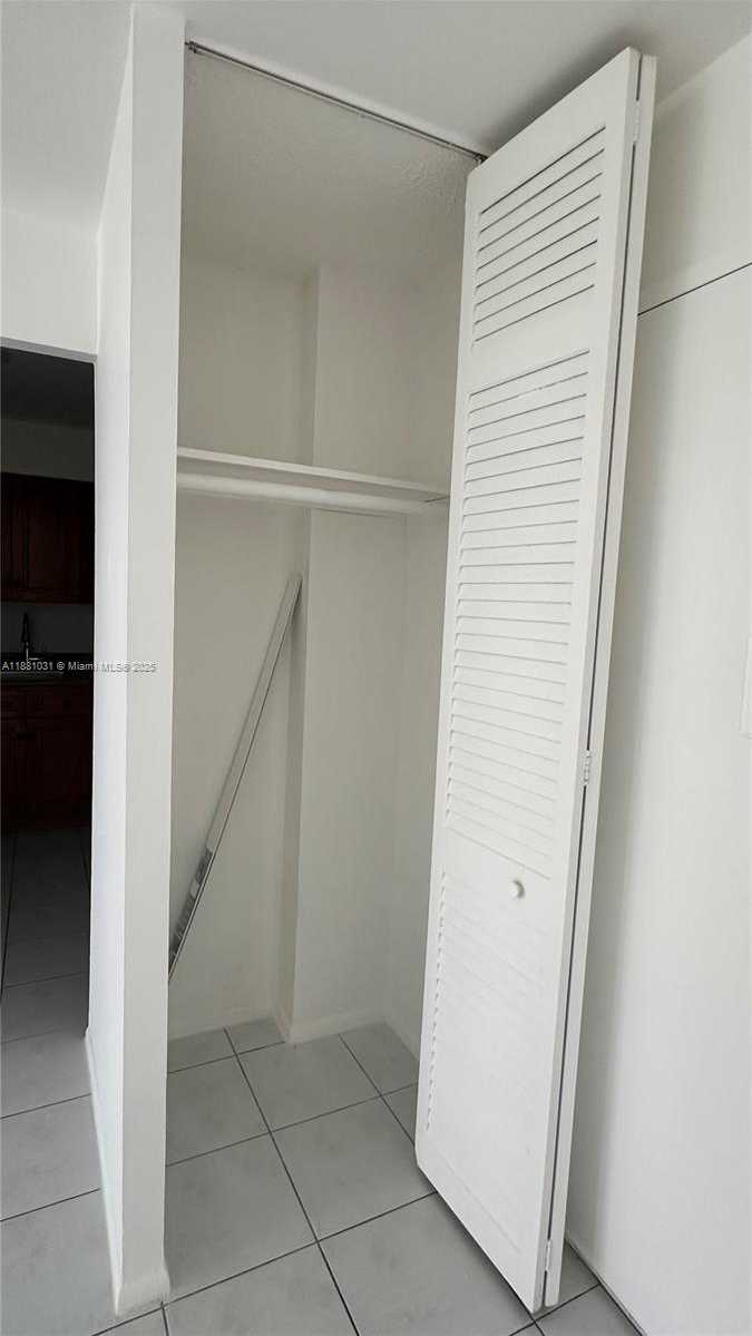 Small Image of 1913 SOUTH OCEAN DR #410, Hallandale Beach Number 68