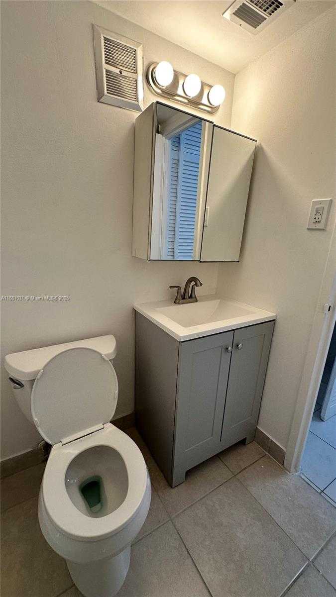 Small Image of 1913 SOUTH OCEAN DR #410, Hallandale Beach Number 77