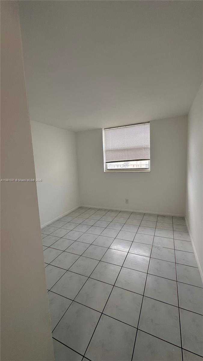 Small Image of 1913 SOUTH OCEAN DR #410, Hallandale Beach Number 90