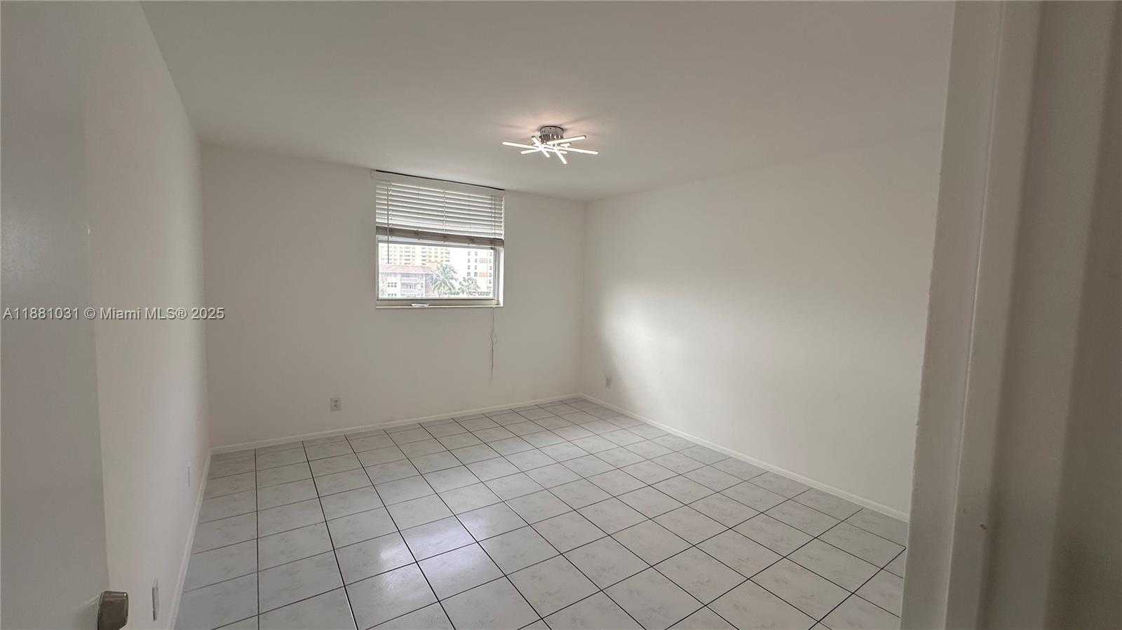 Small Image of 1913 SOUTH OCEAN DR #410, Hallandale Beach Number 95