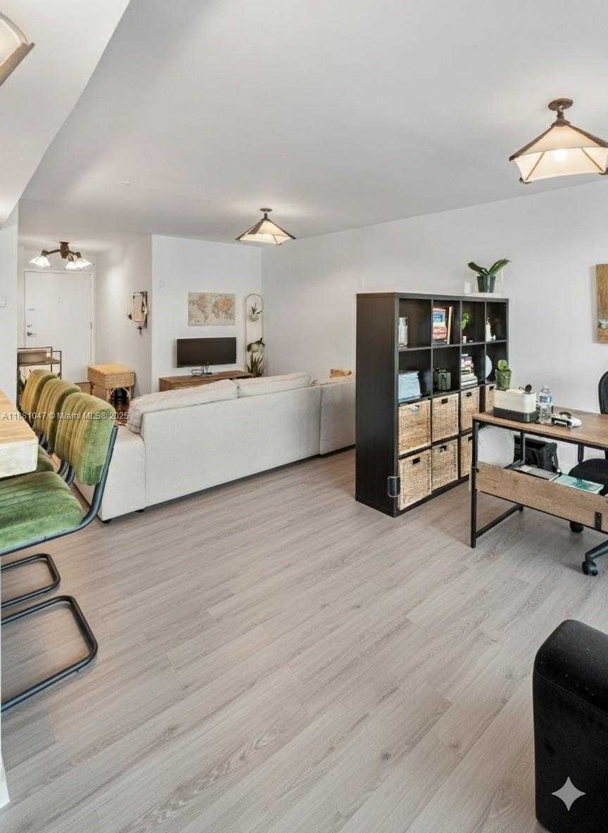 Small Image of 2655 COLLINS AVE #510, Miami Beach Number 10