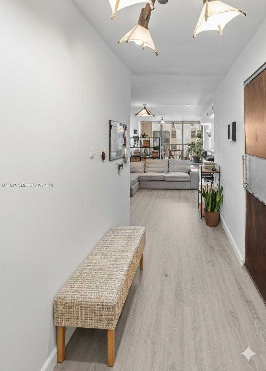 Small Image of 2655 COLLINS AVE #510, Miami Beach Number 14