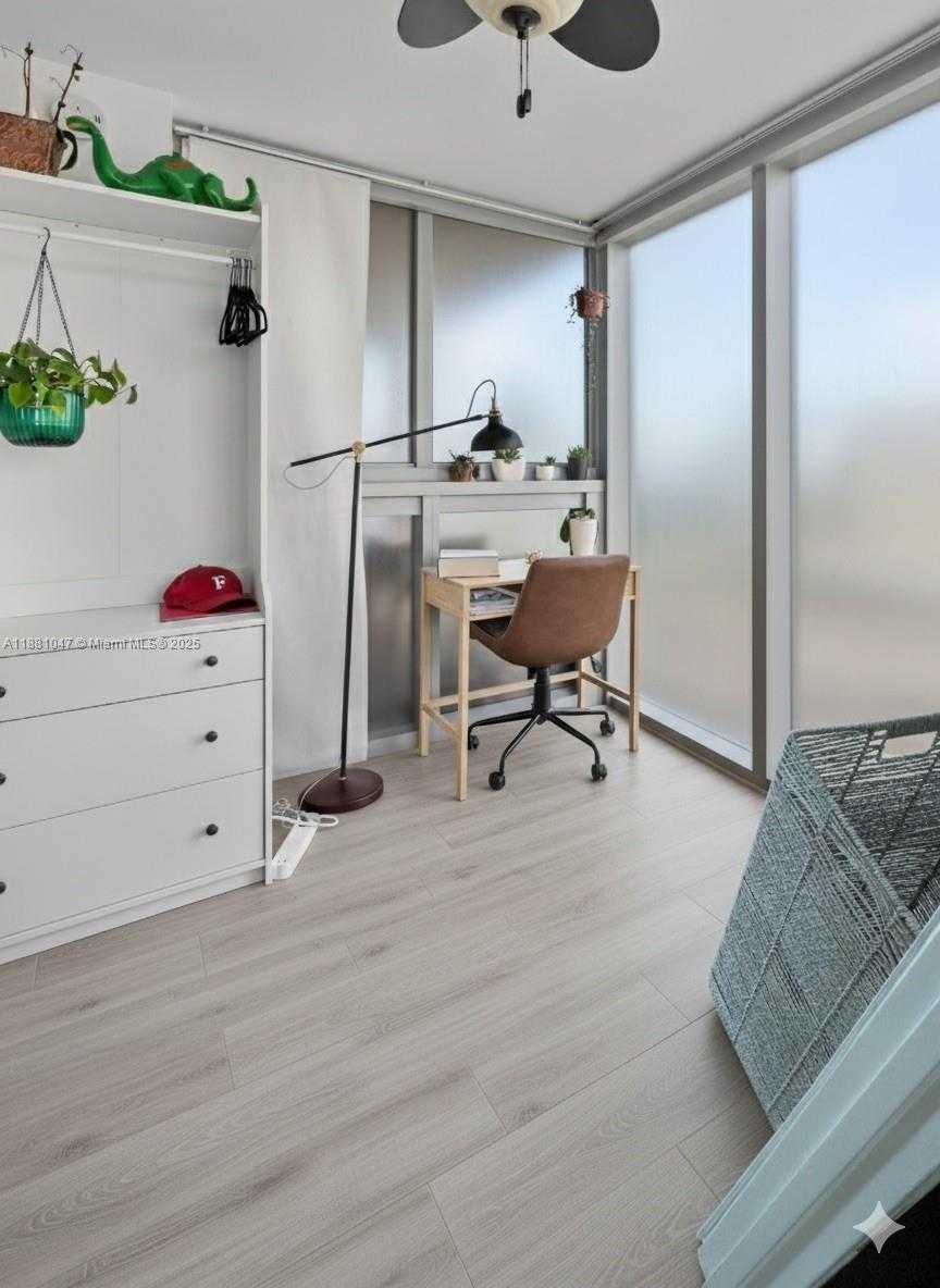 Small Image of 2655 COLLINS AVE #510, Miami Beach Number 19