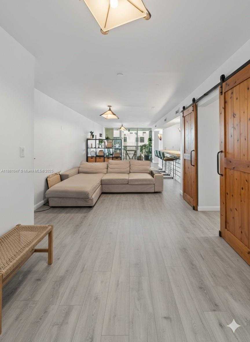 Small Image of 2655 COLLINS AVE #510, Miami Beach Number 6