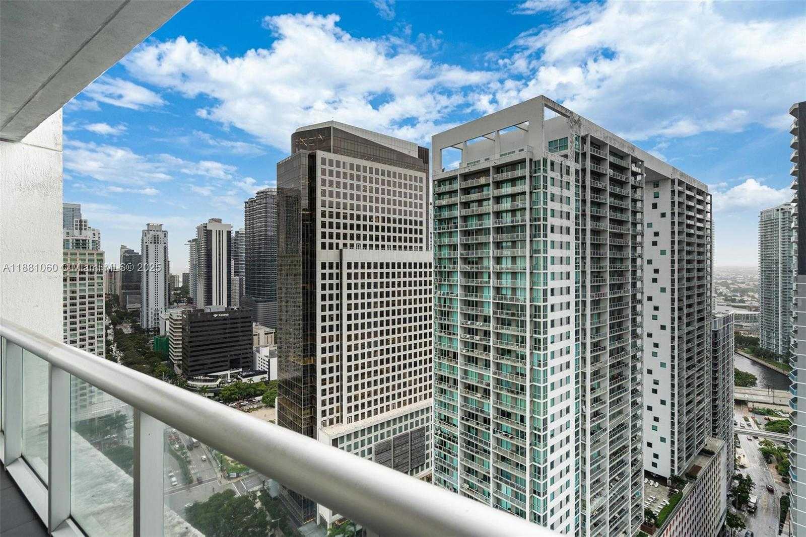 Small Image of 485 BRICKELL AVE #3308, Miami Number 11