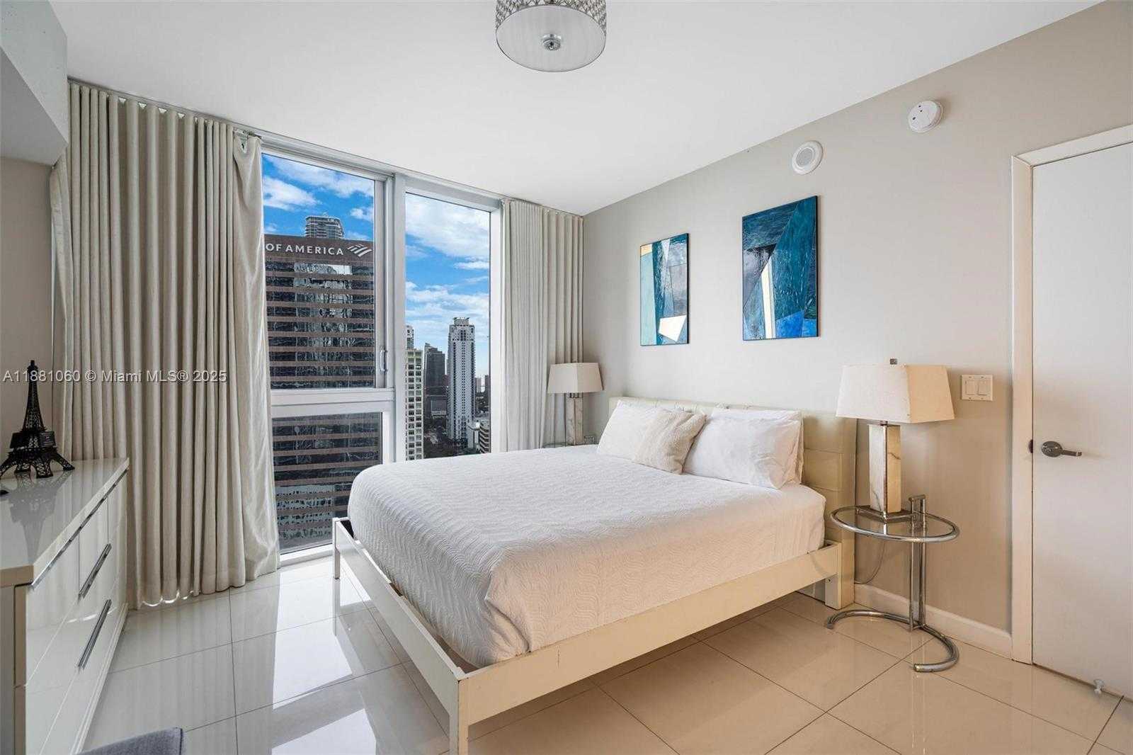 Small Image of 485 BRICKELL AVE #3308, Miami Number 14