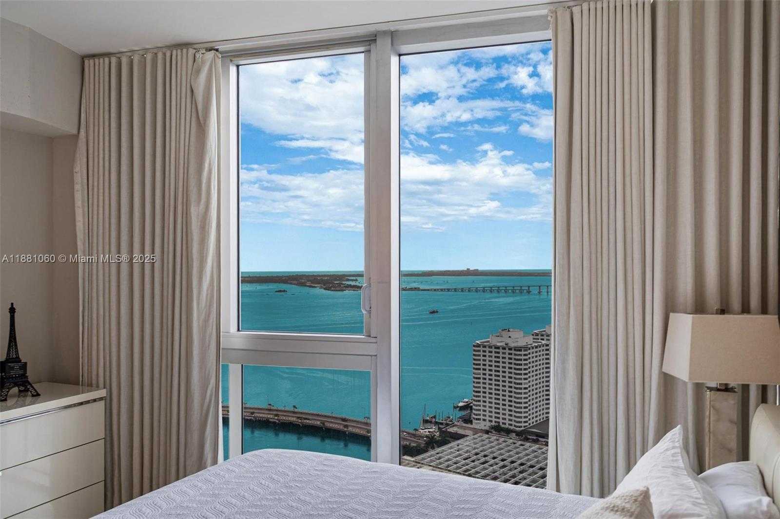 Small Image of 485 BRICKELL AVE #3308, Miami Number 16