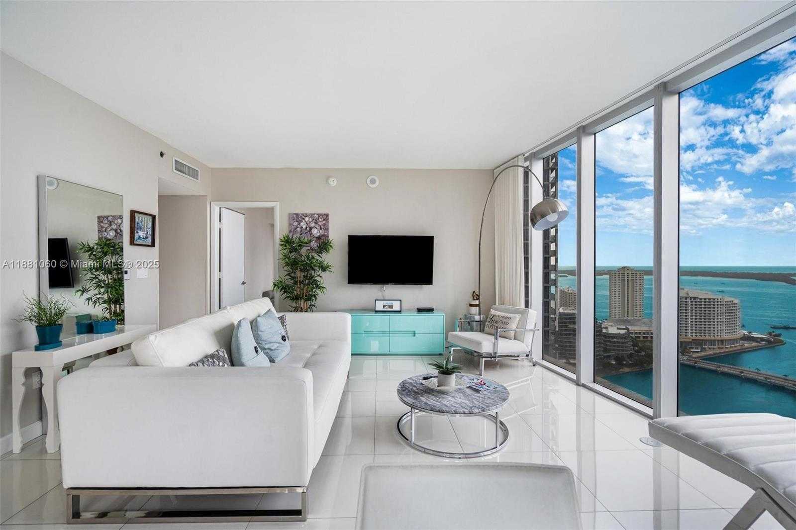 Small Image of 485 BRICKELL AVE #3308, Miami Number 22