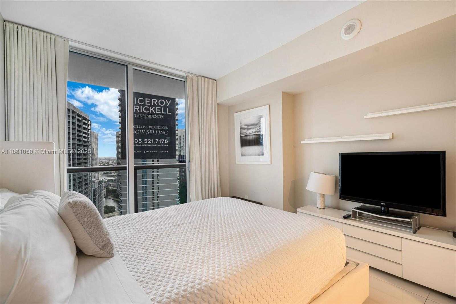 Small Image of 485 BRICKELL AVE #3308, Miami Number 27