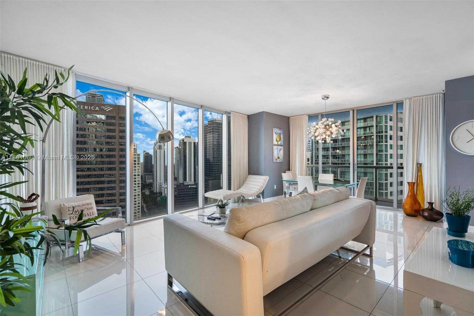 Small Image of 485 BRICKELL AVE #3308, Miami Number 3