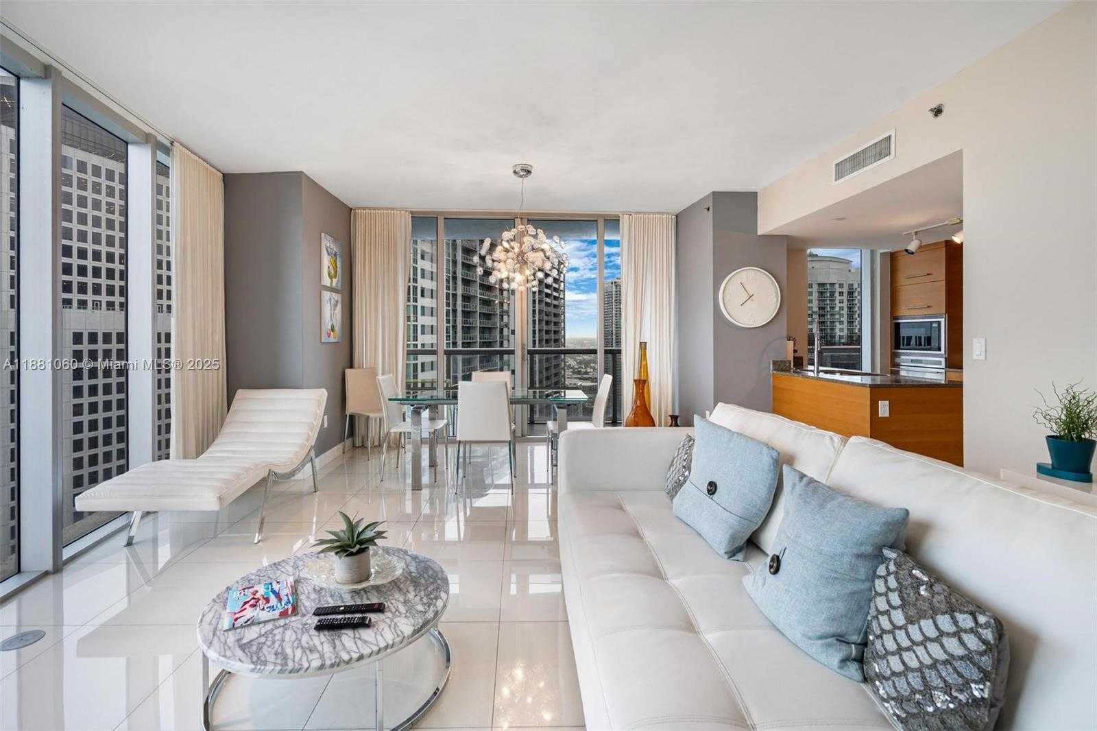 Small Image of 485 BRICKELL AVE #3308, Miami Number 5