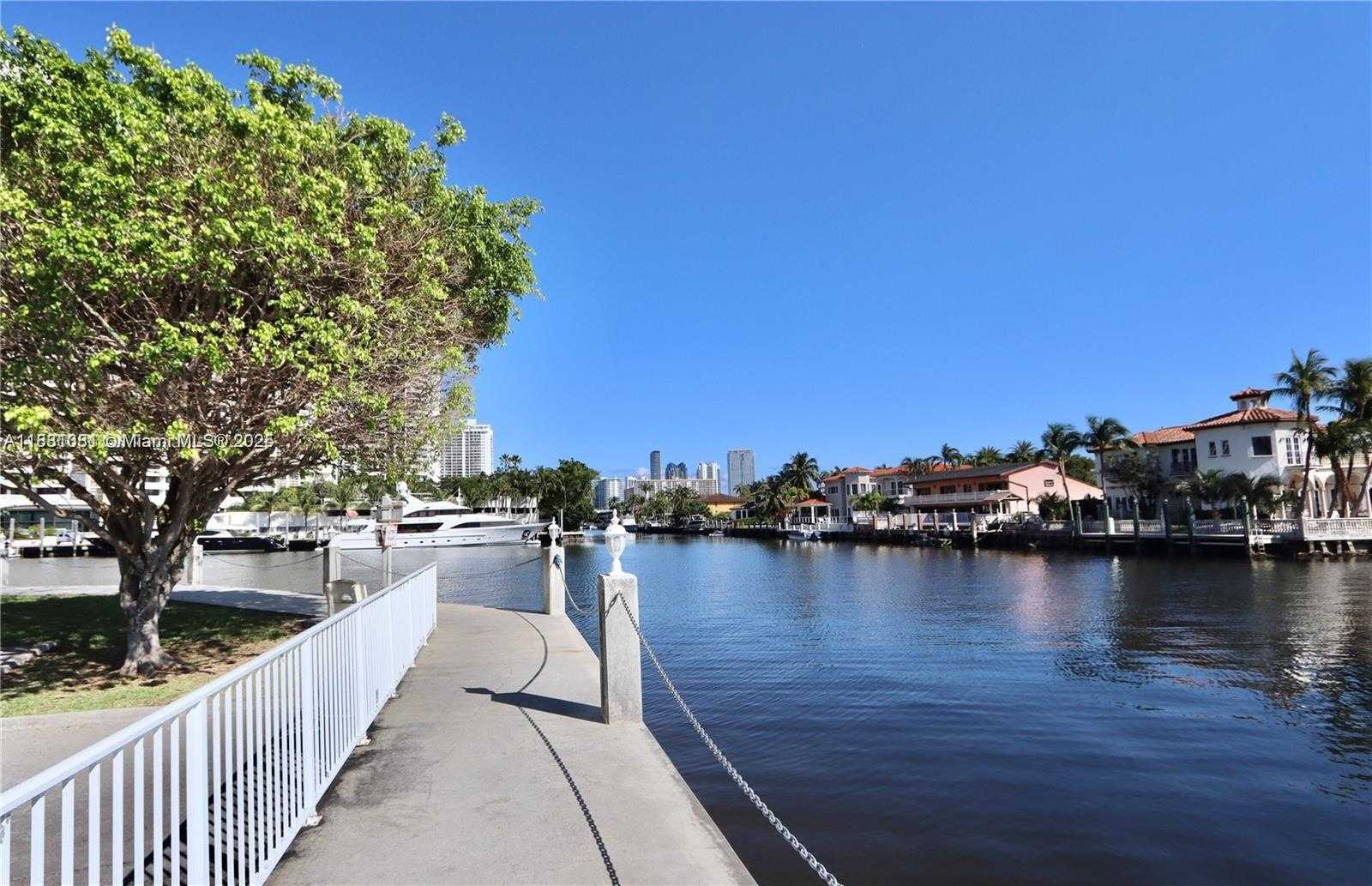 Small Image of 3030 MARCOS DR #T512, Aventura Number 19