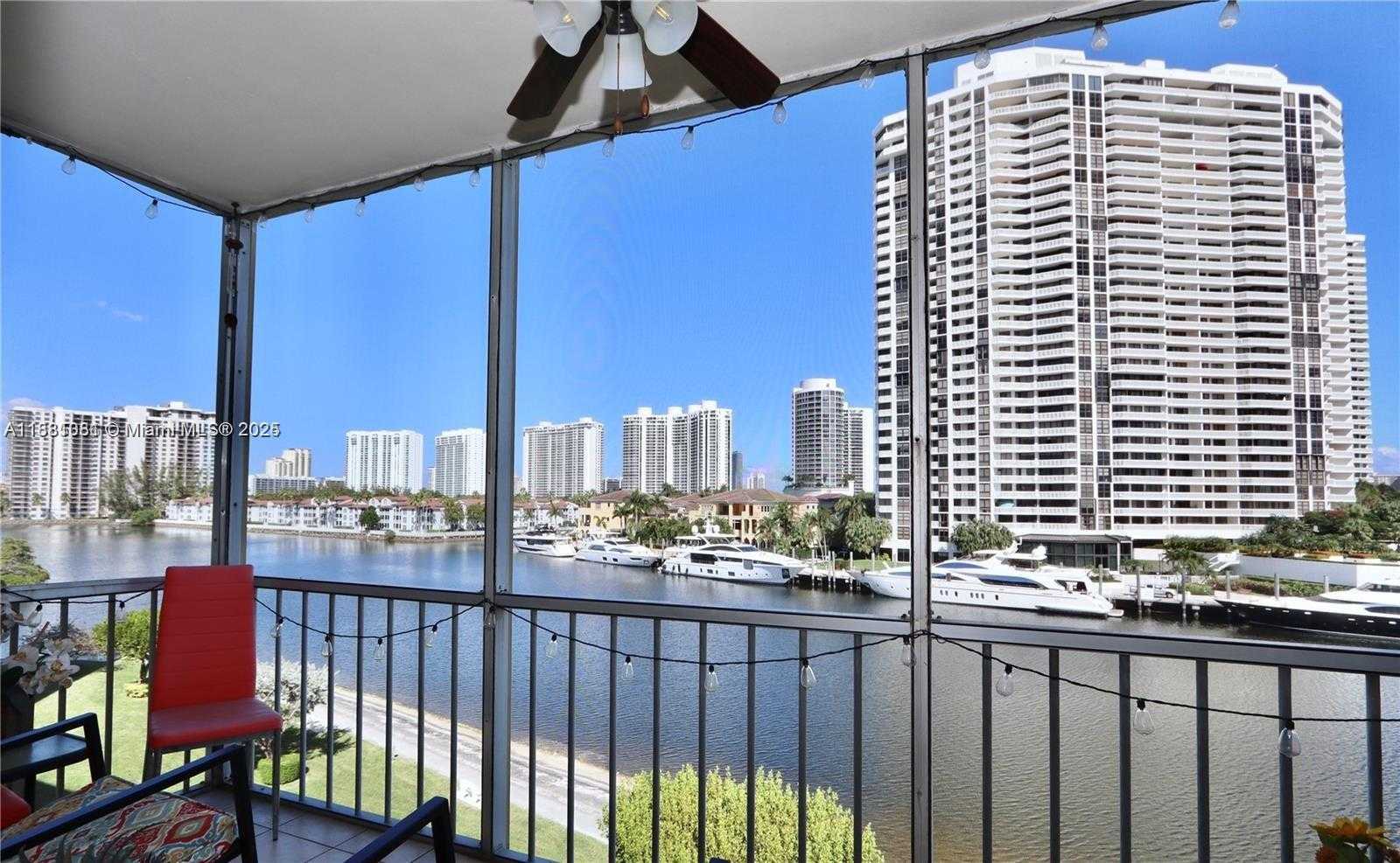 Small Image of 3030 MARCOS DR #T512, Aventura Number 2