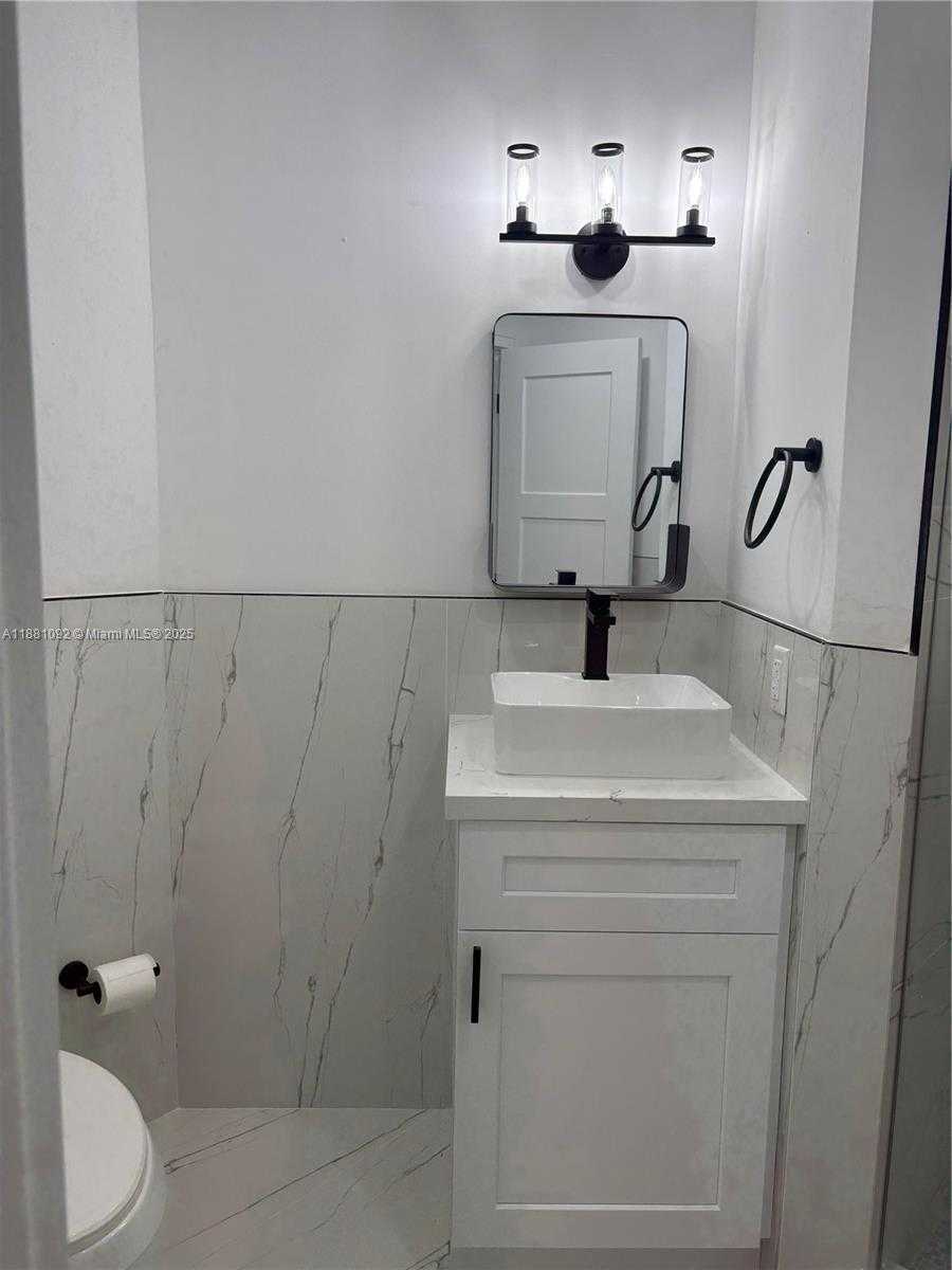 Small Image of 1405 SOUTH WEST 122ND AVE #10-13, Miami Number 14