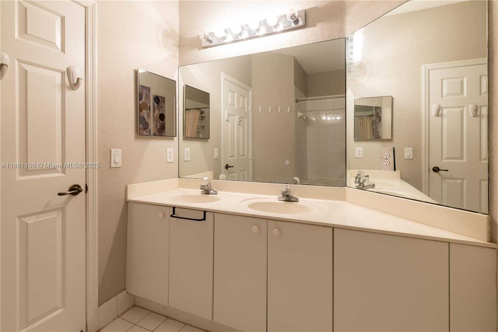 Small Image of 8069 NORTH WEST 108TH PL, Doral Number 14