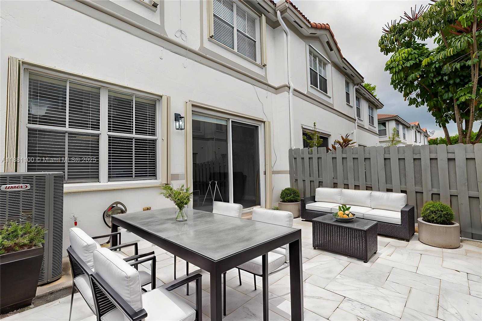 Small Image of 8069 NORTH WEST 108TH PL, Doral Number 20
