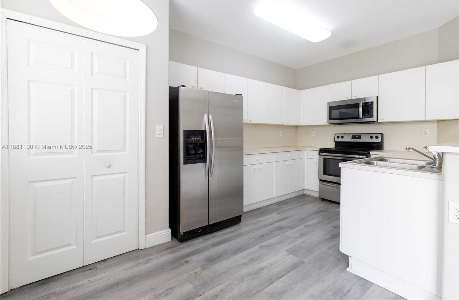 Small Image of 8069 NORTH WEST 108TH PL, Doral Number 5