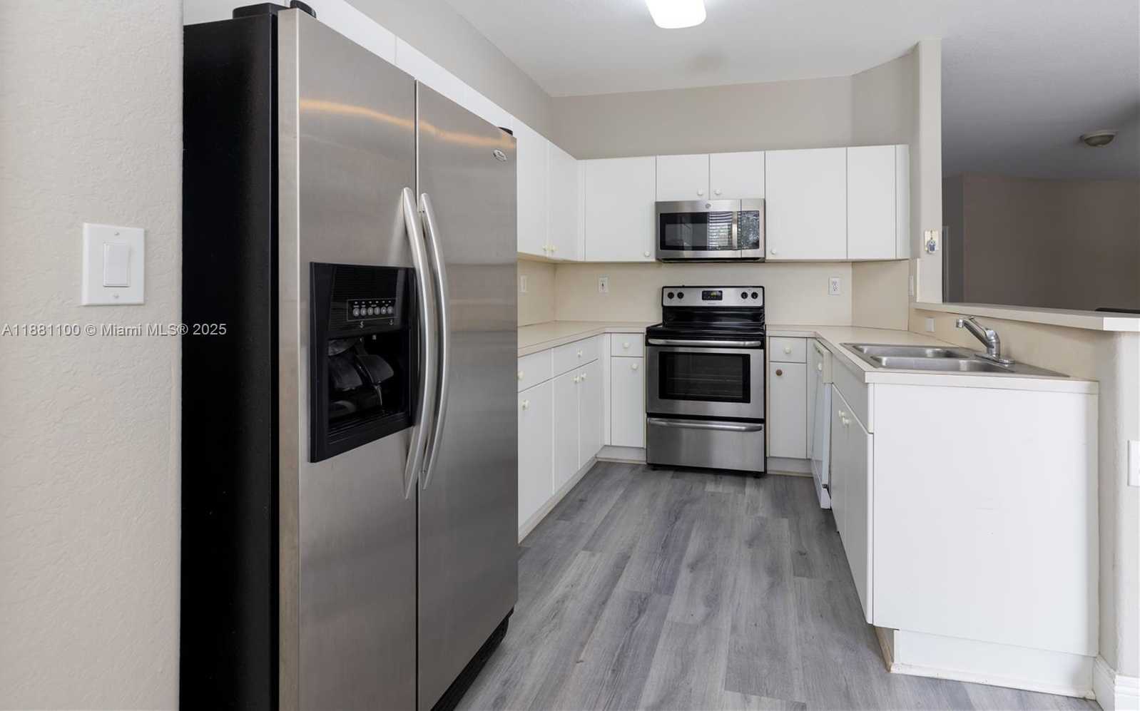Small Image of 8069 NORTH WEST 108TH PL, Doral Number 6