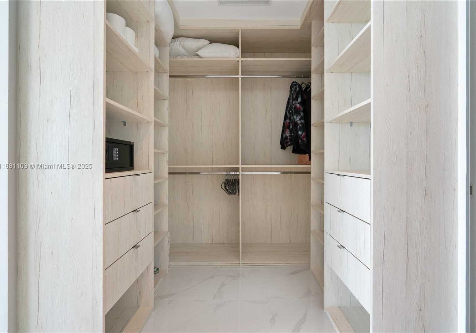 Small Image of 18975 COLLINS AVE #1104, Sunny Isles Beach Number 10