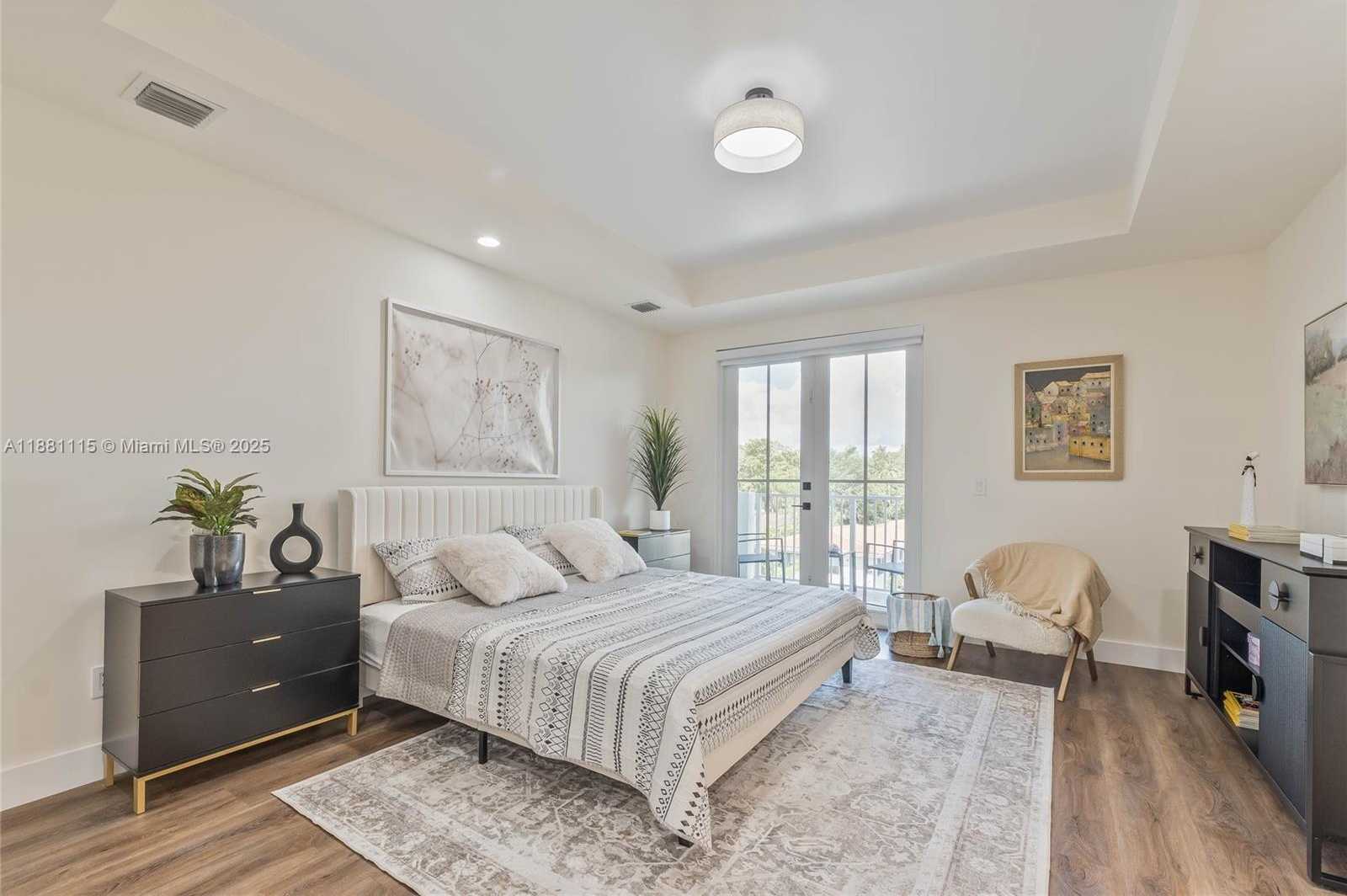 Small Image of Coral Gables Number 17