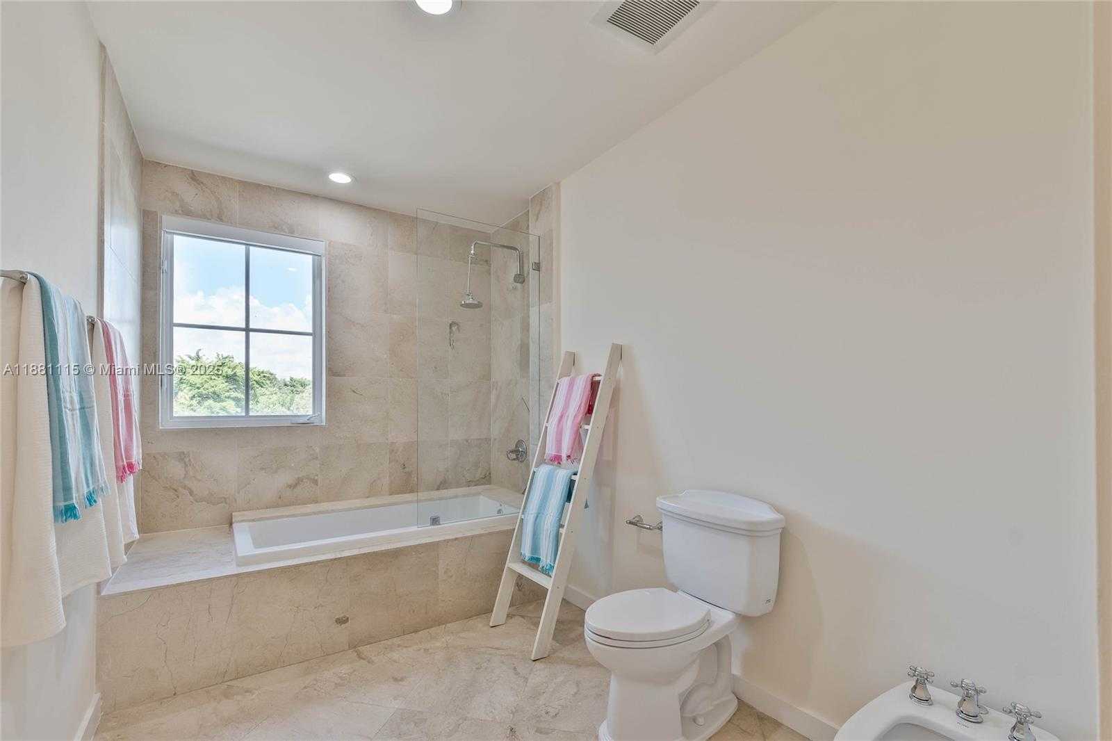 Small Image of Coral Gables Number 23