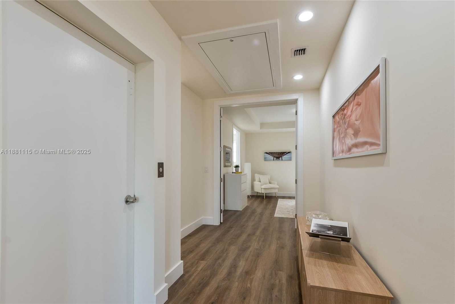 Small Image of Coral Gables Number 25