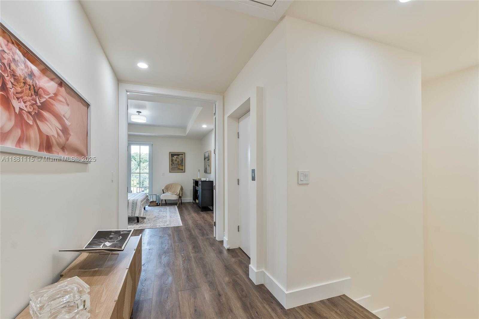 Small Image of Coral Gables Number 30