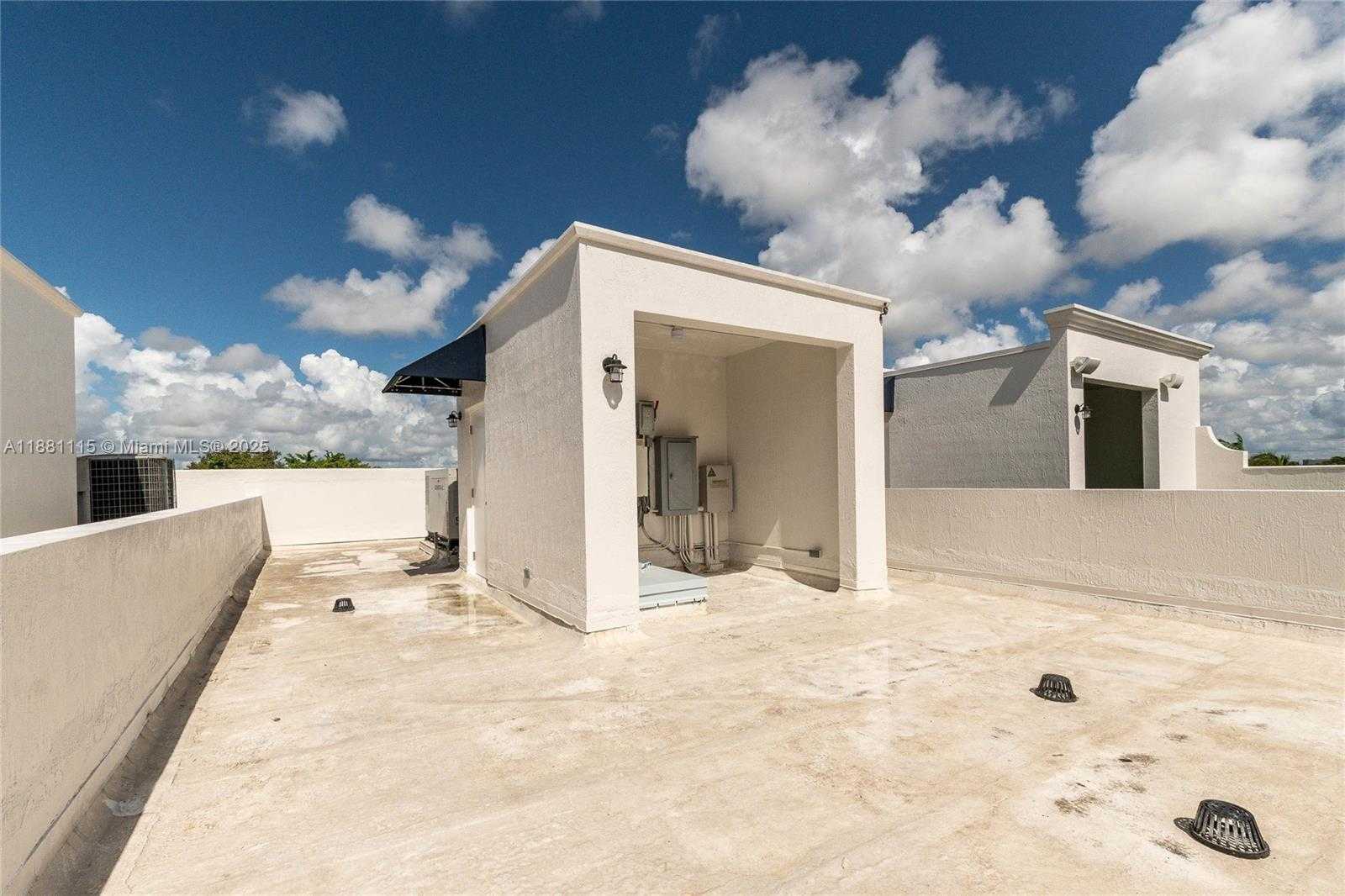 Small Image of Coral Gables Number 31