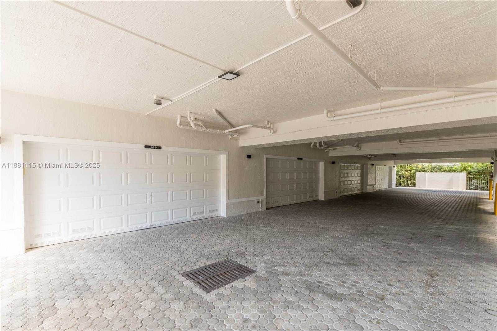 Small Image of 345 MADEIRA AVE #345, Coral Gables Number 49