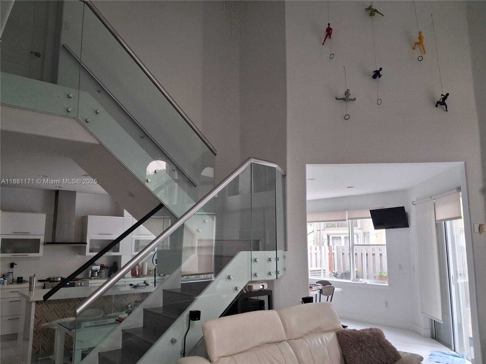 Small Image of 5490 NORTH WEST 113TH CT, Doral Number 14