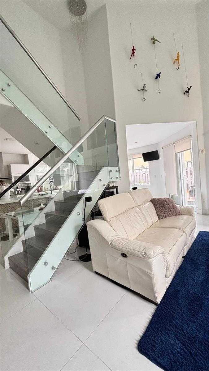 Small Image of 5490 NORTH WEST 113TH CT, Doral Number 15
