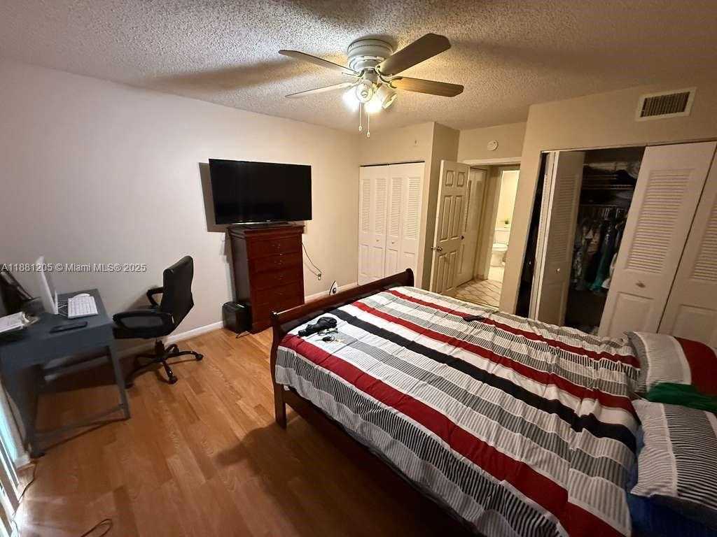 Small Image of 5915 WASHINGTON ST #116, Hollywood Number 14